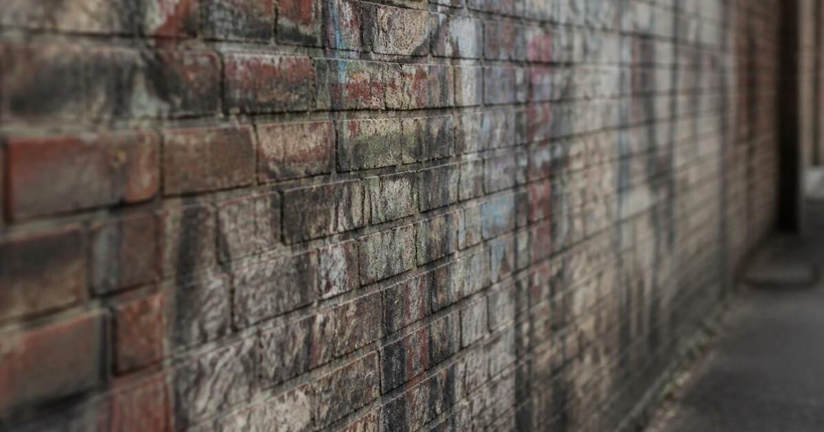 Уральцу, рисовавшему азербайджанские граффити по заказу неонацистов, заменили работы на тюрьму В Свердловском областном суде ужесточили наказа...